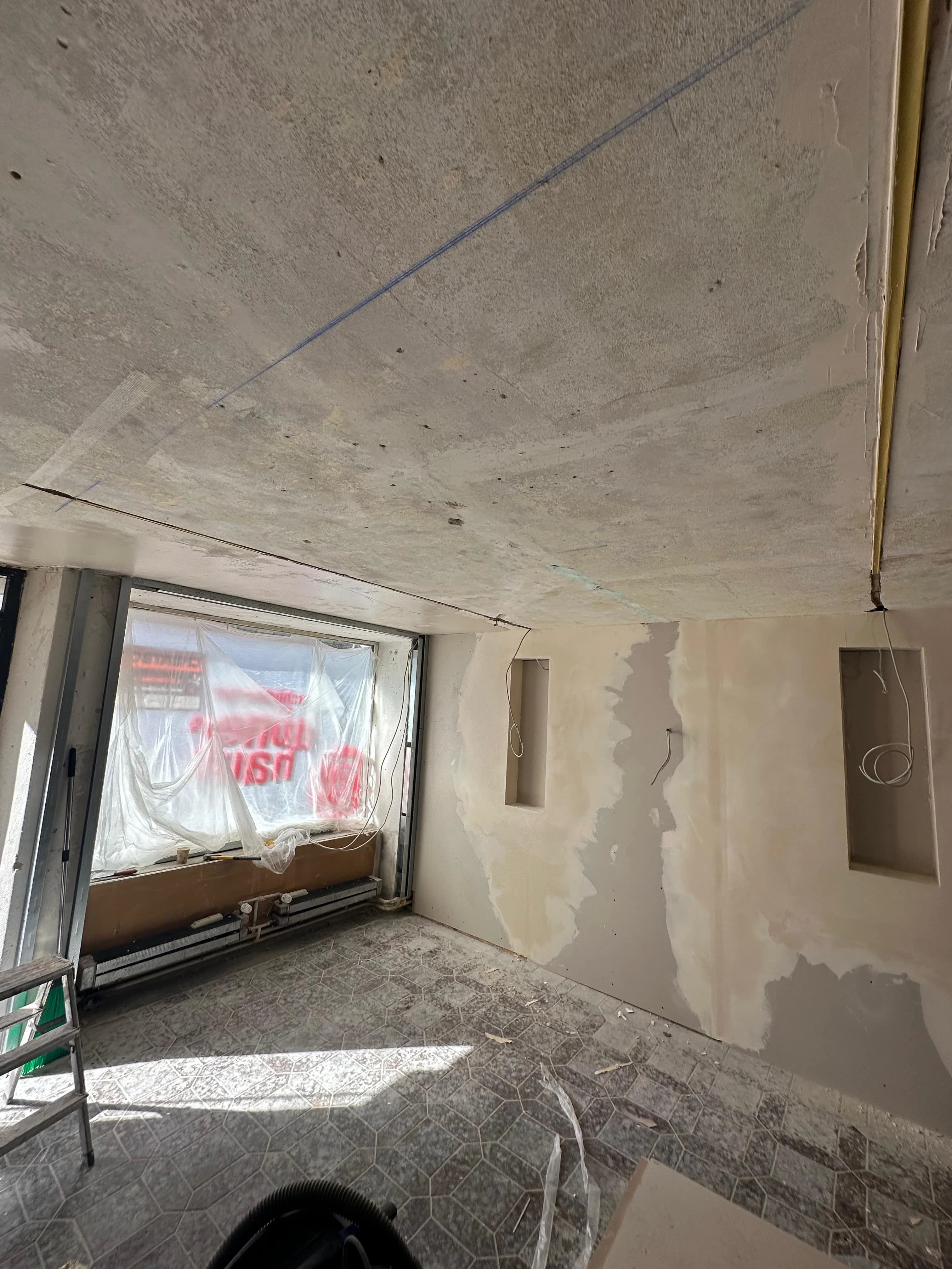 Komplettsanierung Schömberg – Vorher Fenster