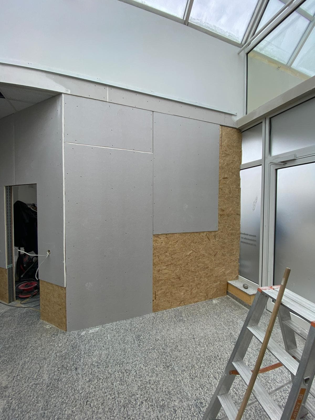 Schlafzimmer Wandverkleidung – Vorher 4