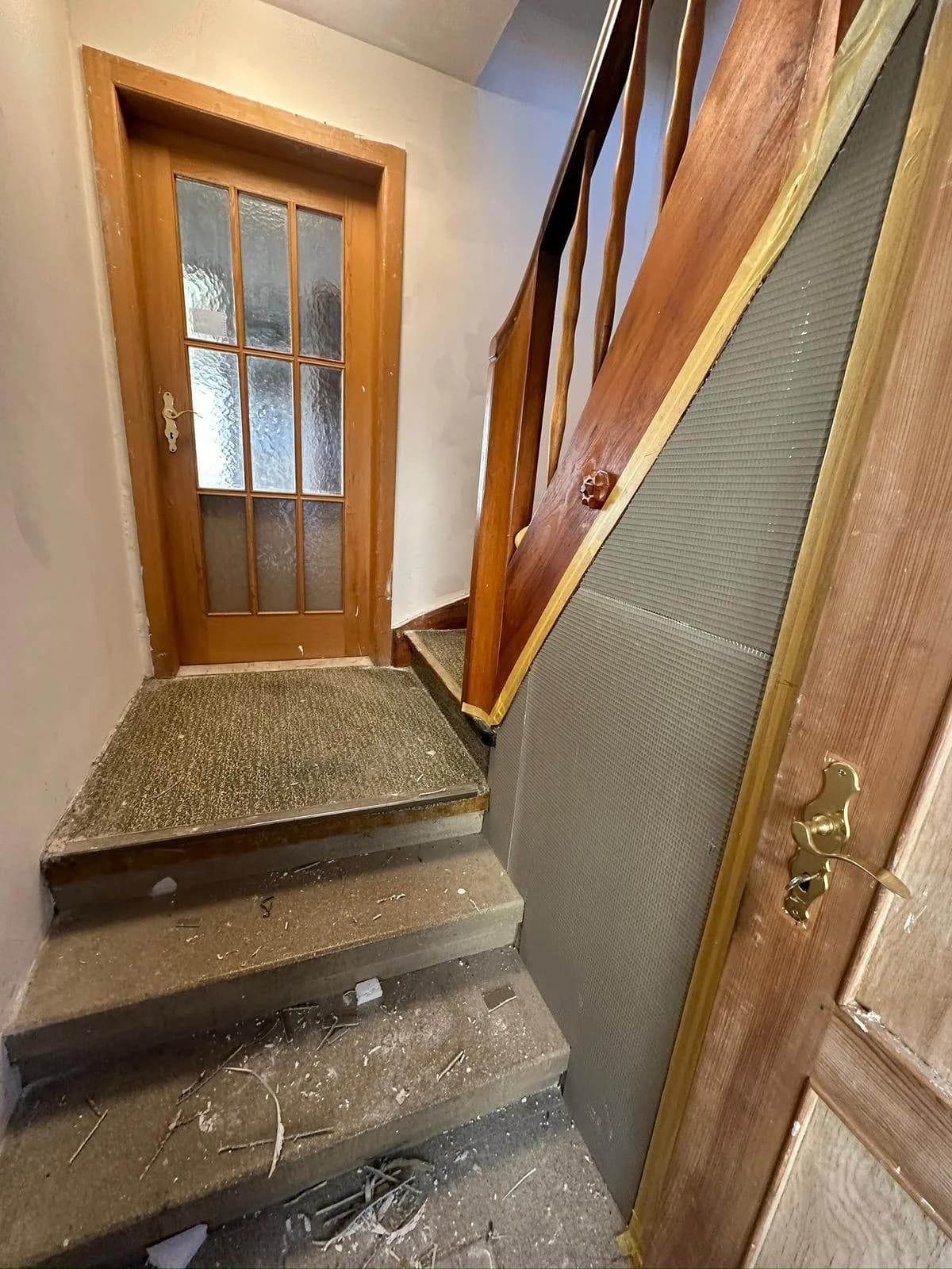 Neubelag einer Innentreppe – Vorher
