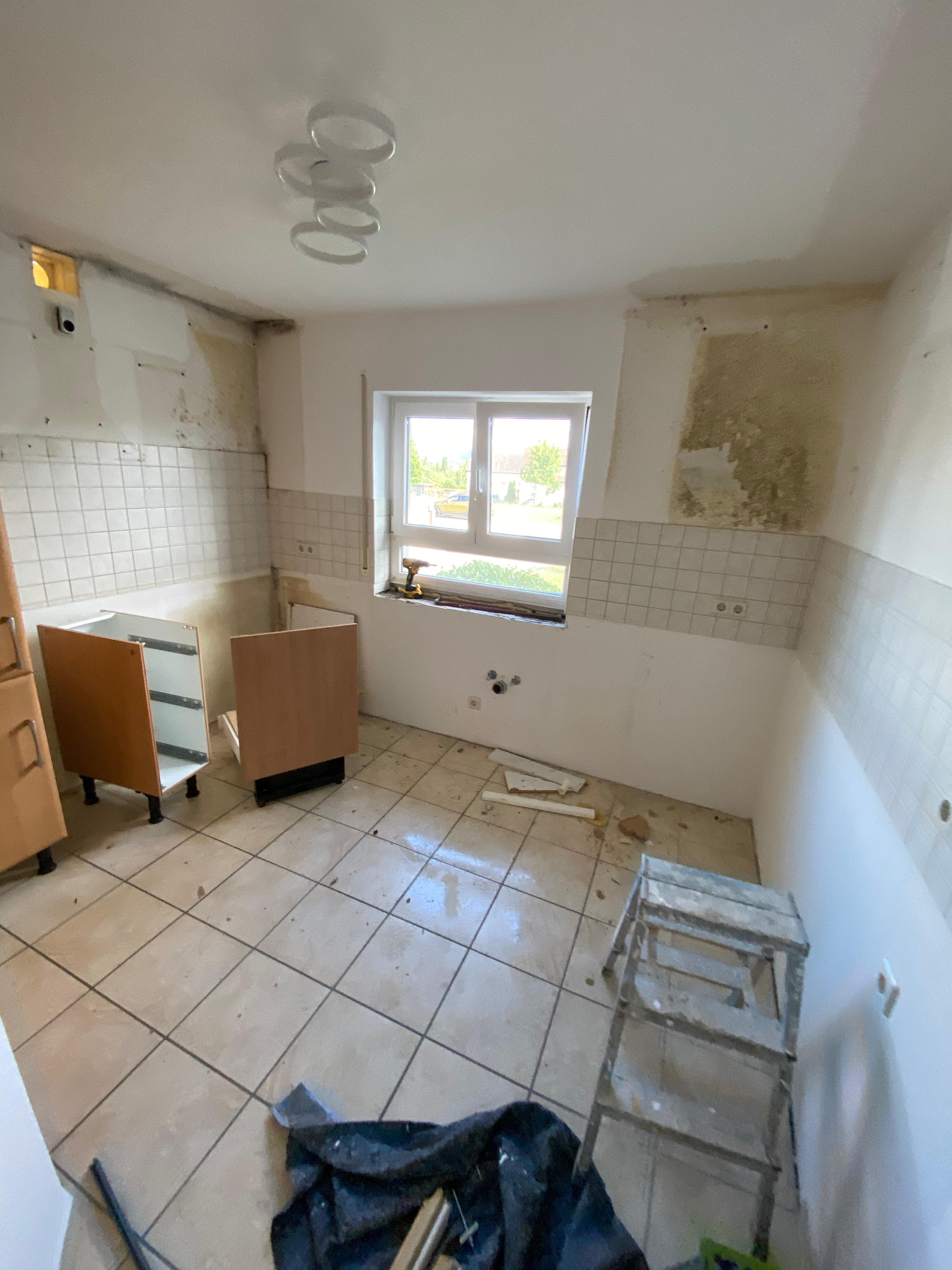 Abgehängte Decke im Wohnzimmer – Vorher